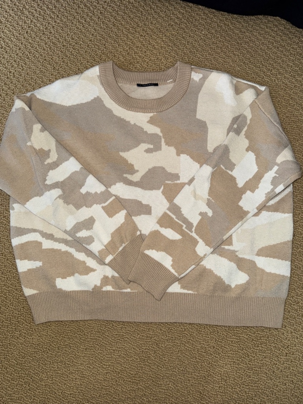 T Tahari Tan & Cream Camouflage Crewneck Sweater